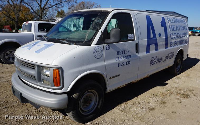 image for item DA1424 2002 Chevrolet Express 3500 Extended van