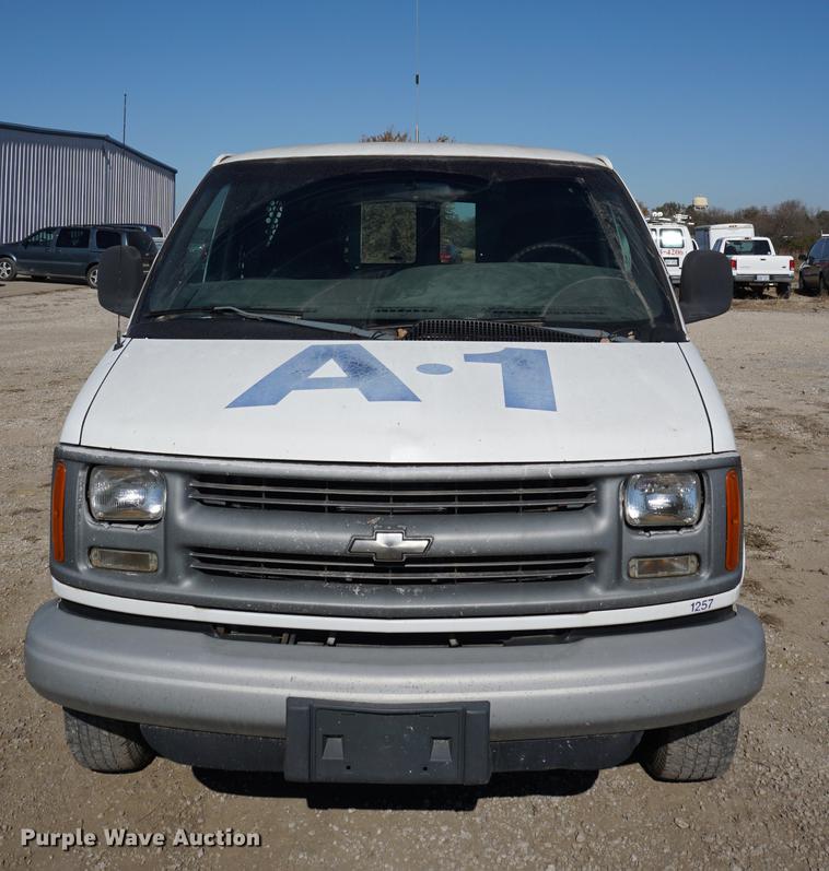 image for item DA1424 2002 Chevrolet Express 3500 Extended van