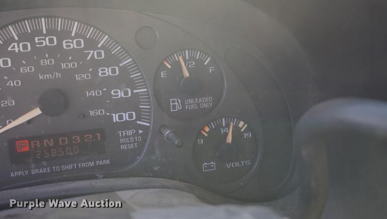 image for item DA1424 2002 Chevrolet Express 3500 Extended van