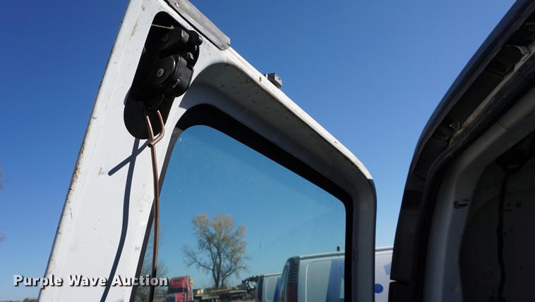 image for item DA1424 2002 Chevrolet Express 3500 Extended van