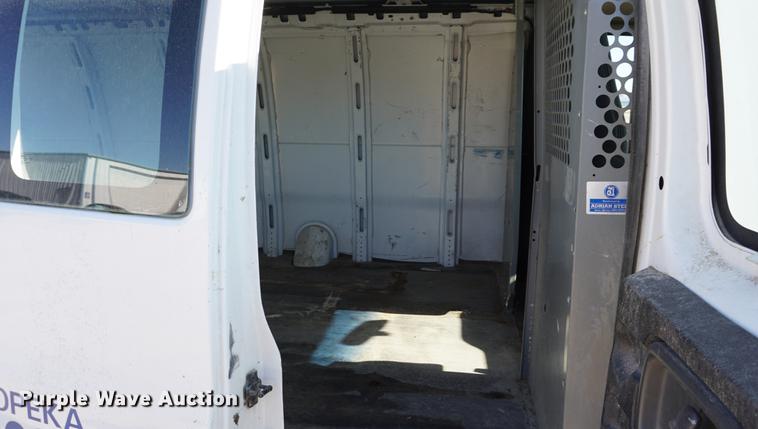 image for item DA1424 2002 Chevrolet Express 3500 Extended van