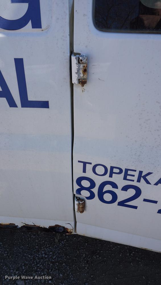 image for item DA1424 2002 Chevrolet Express 3500 Extended van