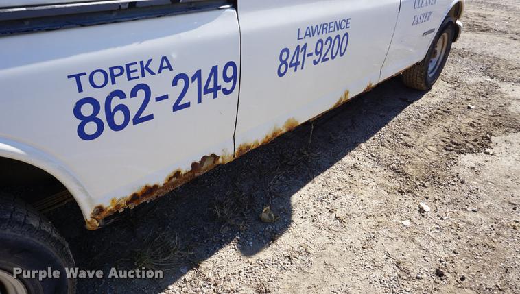 image for item DA1425 2002 Chevrolet Express 3500 Extended van