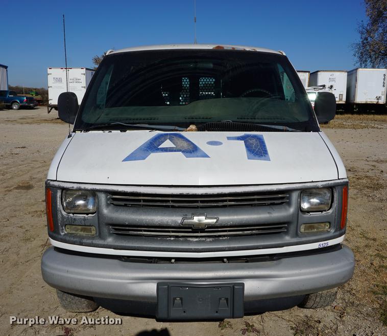 image for item DA1426 2002 Chevrolet Express 3500 Extended van