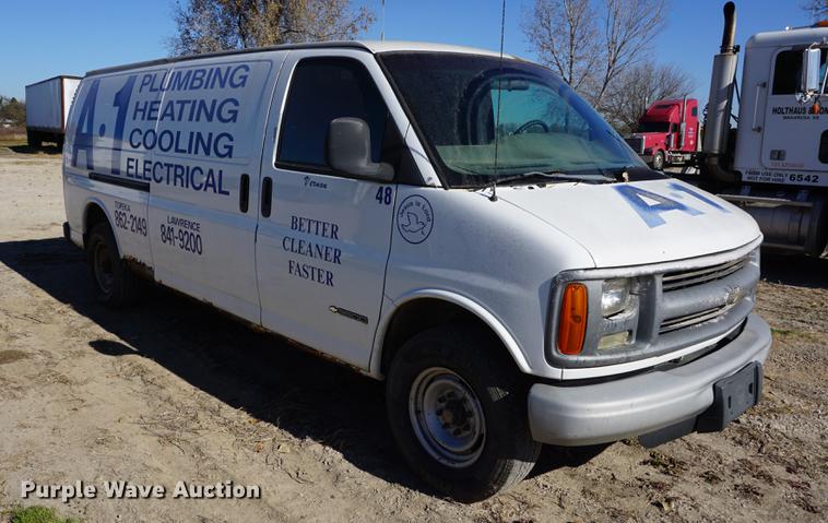 image for item DA1426 2002 Chevrolet Express 3500 Extended van