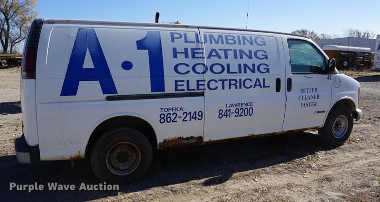 image for item DA1426 2002 Chevrolet Express 3500 Extended van