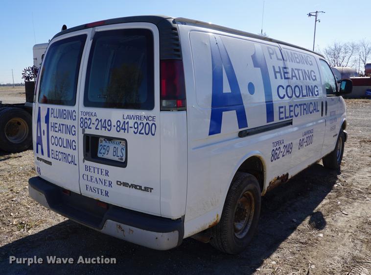 image for item DA1426 2002 Chevrolet Express 3500 Extended van