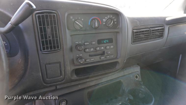 image for item DA1426 2002 Chevrolet Express 3500 Extended van