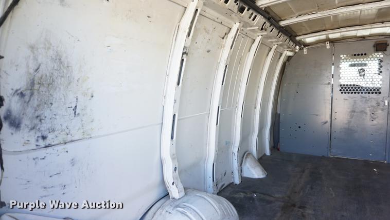 image for item DA1426 2002 Chevrolet Express 3500 Extended van