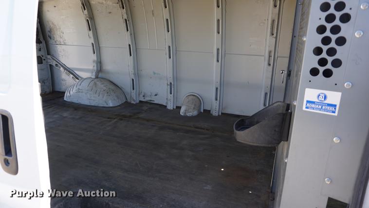 image for item DA1426 2002 Chevrolet Express 3500 Extended van