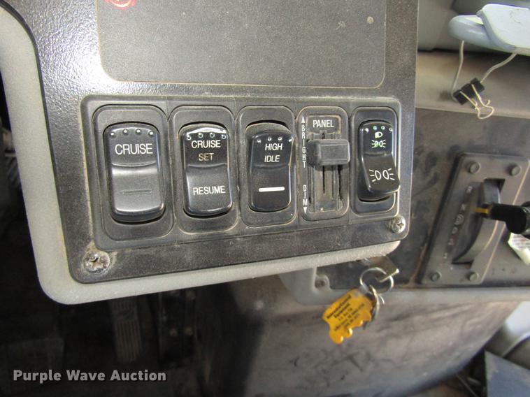 image for item DA3208 2005 Blue Bird Vision CV 6000S school bus