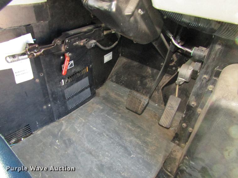 image for item DA3208 2005 Blue Bird Vision CV 6000S school bus