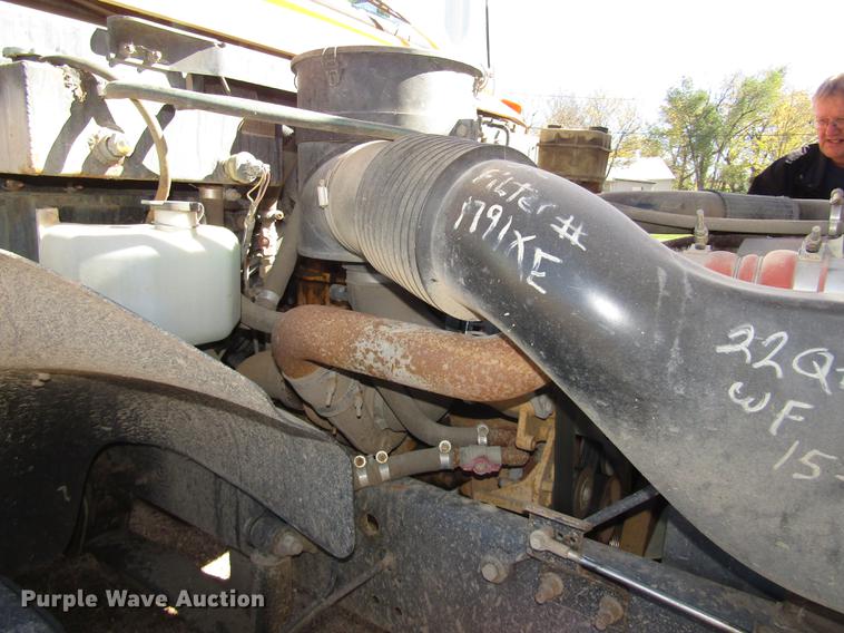 image for item DA3208 2005 Blue Bird Vision CV 6000S school bus