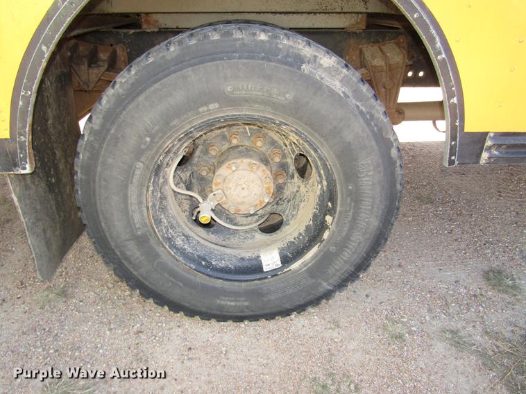 image for item DA3208 2005 Blue Bird Vision CV 6000S school bus