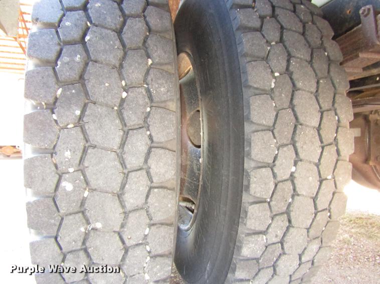 image for item DA3208 2005 Blue Bird Vision CV 6000S school bus