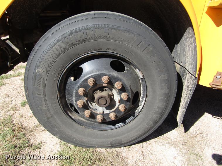 image for item DA3208 2005 Blue Bird Vision CV 6000S school bus