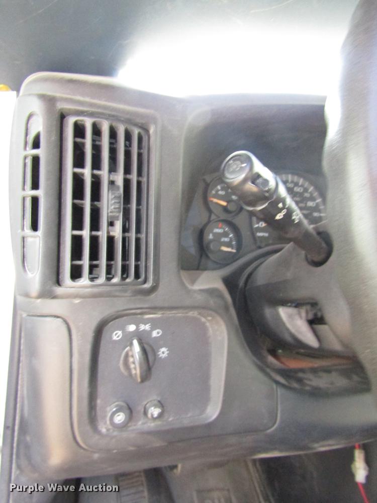 image for item DA3210 2004 Chevrolet Express 3500 Extended van