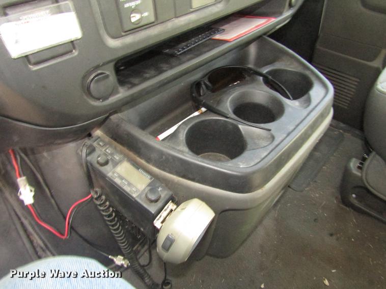 image for item DA3210 2004 Chevrolet Express 3500 Extended van