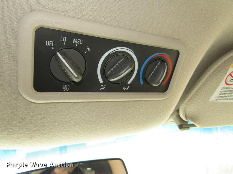 image for item DA3210 2004 Chevrolet Express 3500 Extended van