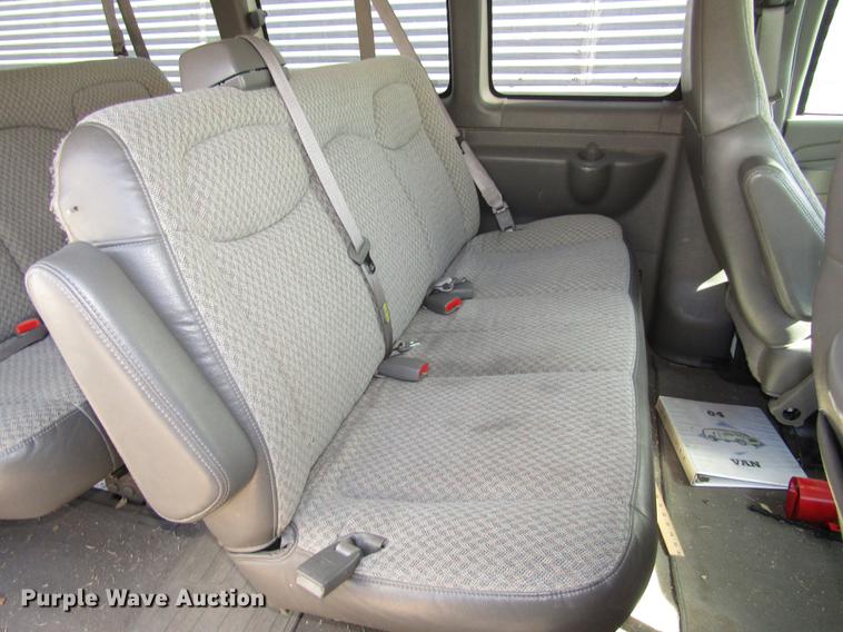 image for item DA3210 2004 Chevrolet Express 3500 Extended van