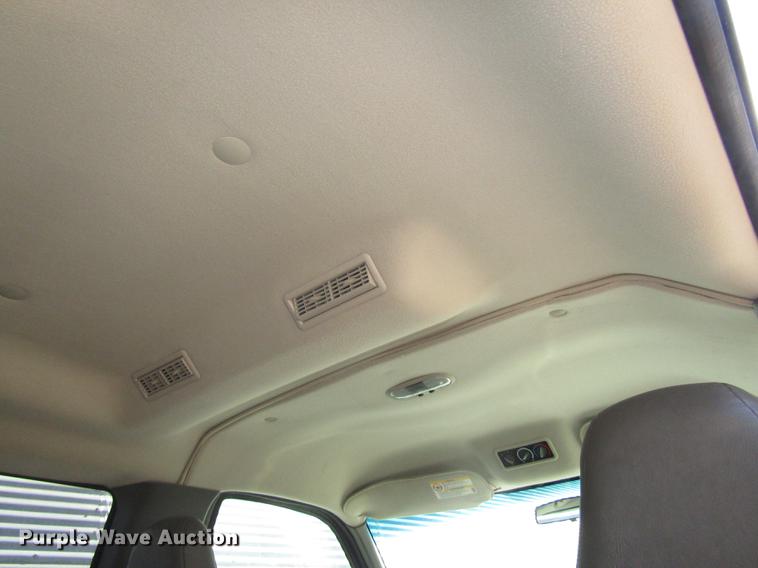 image for item DA3210 2004 Chevrolet Express 3500 Extended van