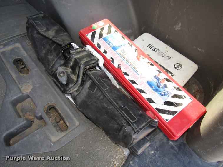 image for item DA3210 2004 Chevrolet Express 3500 Extended van