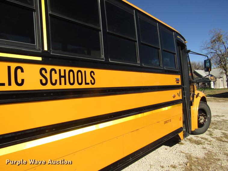 image for item DA3211 2008 Freightliner Thomas Saf-T-Liner school bus