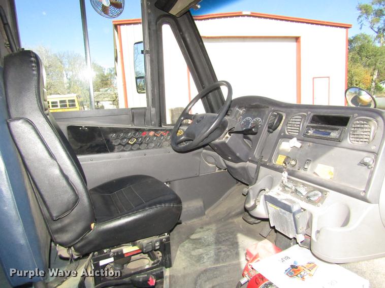 image for item DA3211 2008 Freightliner Thomas Saf-T-Liner school bus