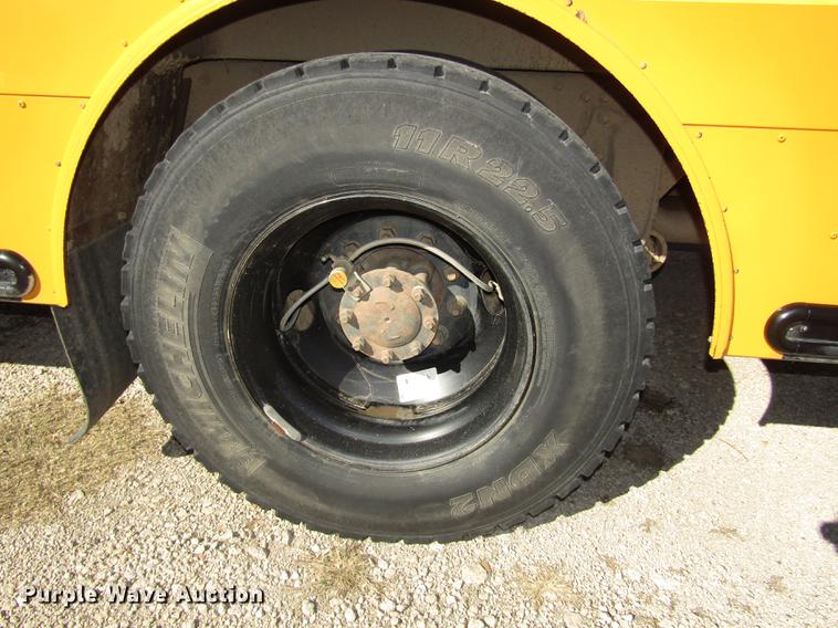 image for item DA3211 2008 Freightliner Thomas Saf-T-Liner school bus