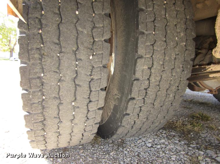 image for item DA3211 2008 Freightliner Thomas Saf-T-Liner school bus