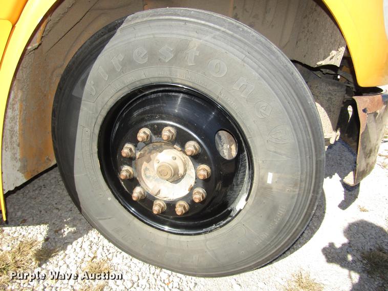 image for item DA3211 2008 Freightliner Thomas Saf-T-Liner school bus