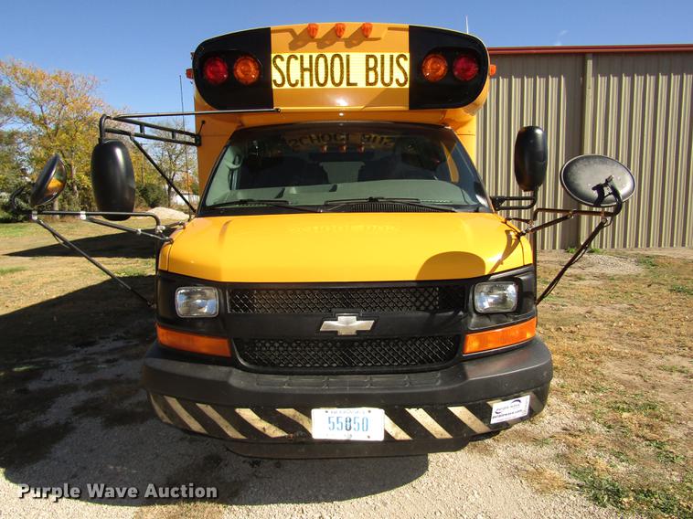 image for item DA3212 2007 Chevrolet Express G3500 Blue Bird school bus