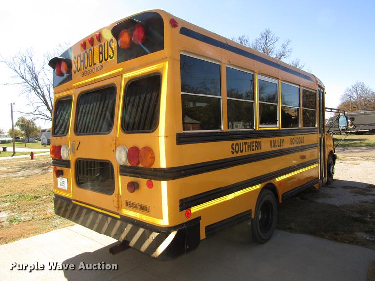 image for item DA3212 2007 Chevrolet Express G3500 Blue Bird school bus