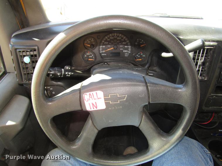 image for item DA3212 2007 Chevrolet Express G3500 Blue Bird school bus