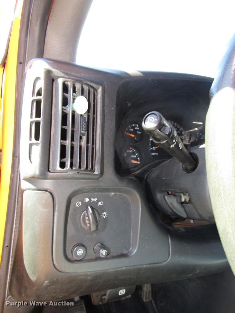 image for item DA3212 2007 Chevrolet Express G3500 Blue Bird school bus