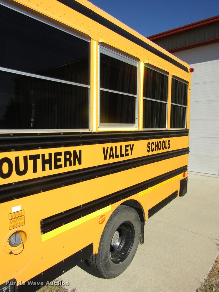 image for item DA3212 2007 Chevrolet Express G3500 Blue Bird school bus