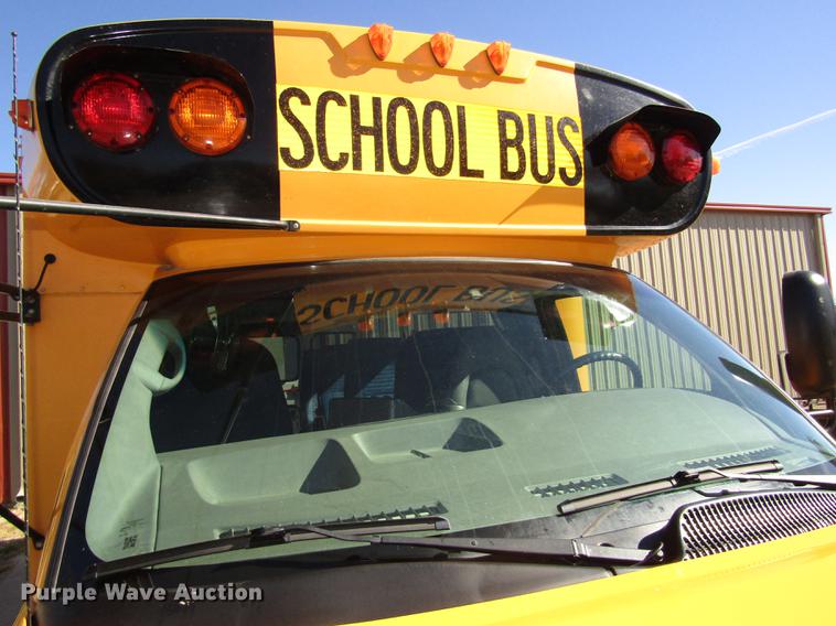 image for item DA3212 2007 Chevrolet Express G3500 Blue Bird school bus