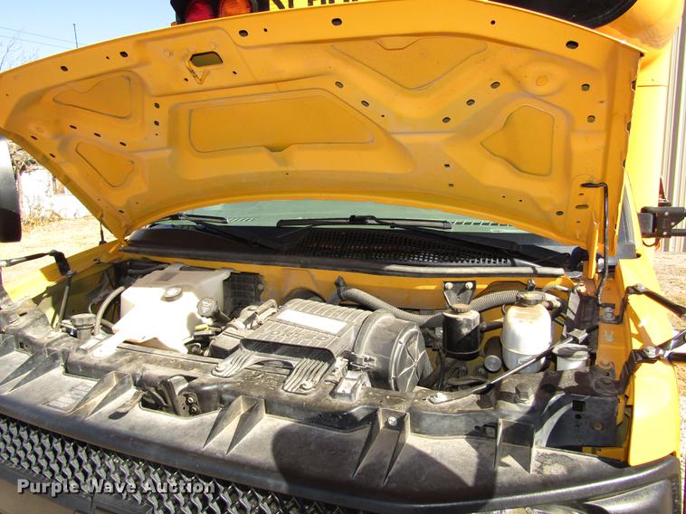 image for item DA3212 2007 Chevrolet Express G3500 Blue Bird school bus