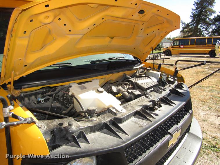 image for item DA3212 2007 Chevrolet Express G3500 Blue Bird school bus