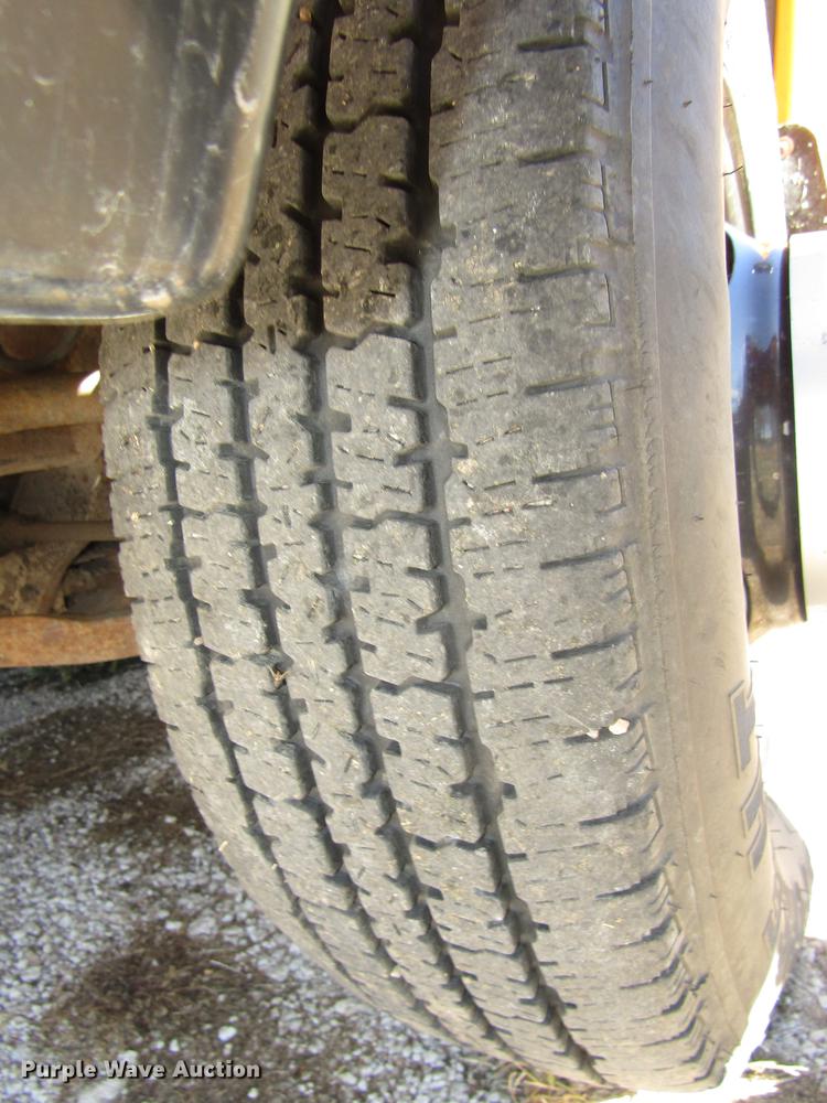 image for item DA3212 2007 Chevrolet Express G3500 Blue Bird school bus