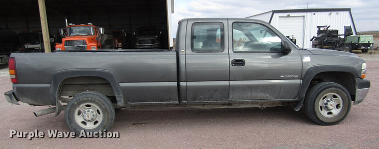 image for item DA3217 2001 Chevrolet Silverado 2500HD Ext. Cab pickup truck