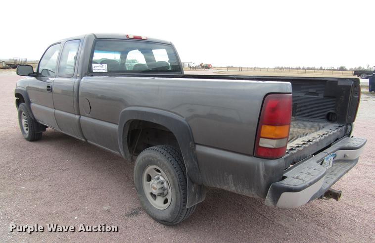 image for item DA3217 2001 Chevrolet Silverado 2500HD Ext. Cab pickup truck