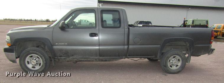 image for item DA3217 2001 Chevrolet Silverado 2500HD Ext. Cab pickup truck