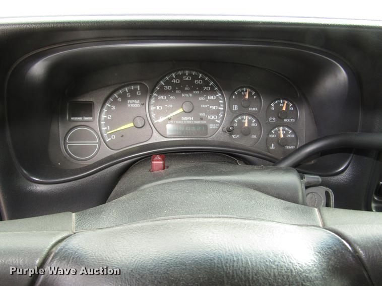 image for item DA3217 2001 Chevrolet Silverado 2500HD Ext. Cab pickup truck