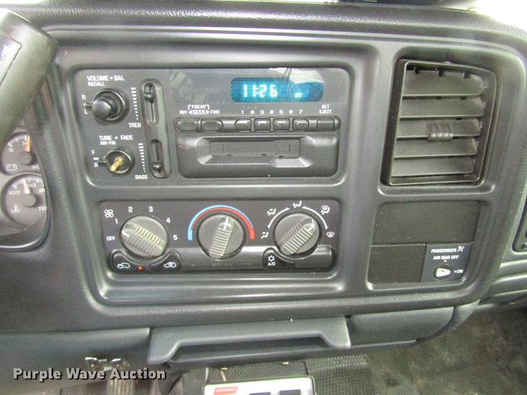 image for item DA3217 2001 Chevrolet Silverado 2500HD Ext. Cab pickup truck