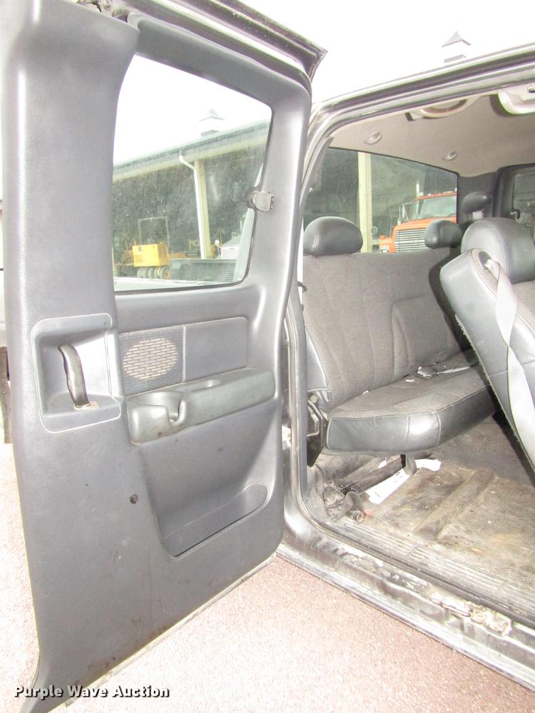 image for item DA3217 2001 Chevrolet Silverado 2500HD Ext. Cab pickup truck