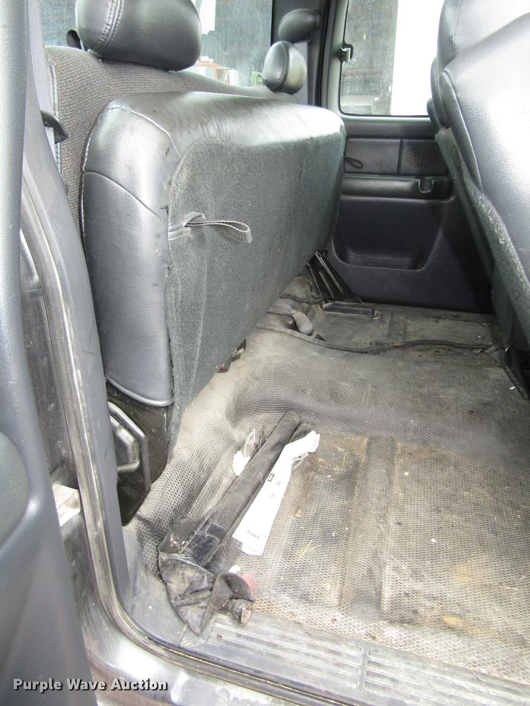 image for item DA3217 2001 Chevrolet Silverado 2500HD Ext. Cab pickup truck