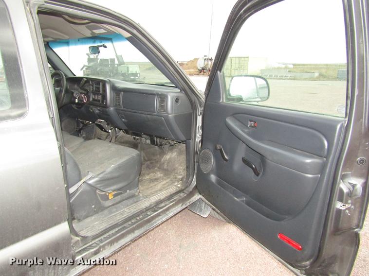 image for item DA3217 2001 Chevrolet Silverado 2500HD Ext. Cab pickup truck