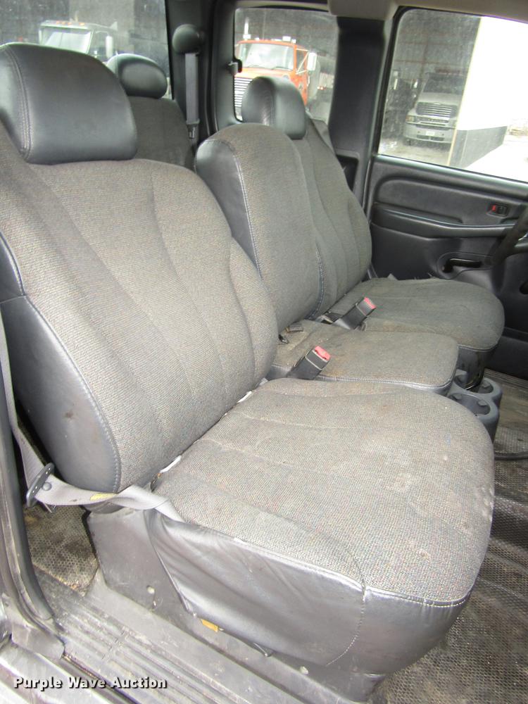 image for item DA3217 2001 Chevrolet Silverado 2500HD Ext. Cab pickup truck