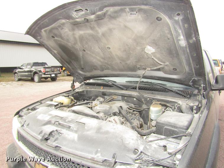 image for item DA3217 2001 Chevrolet Silverado 2500HD Ext. Cab pickup truck